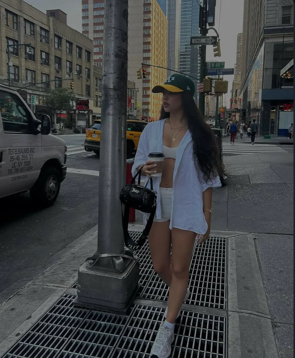 Sporty outfits — DRAPE style guide