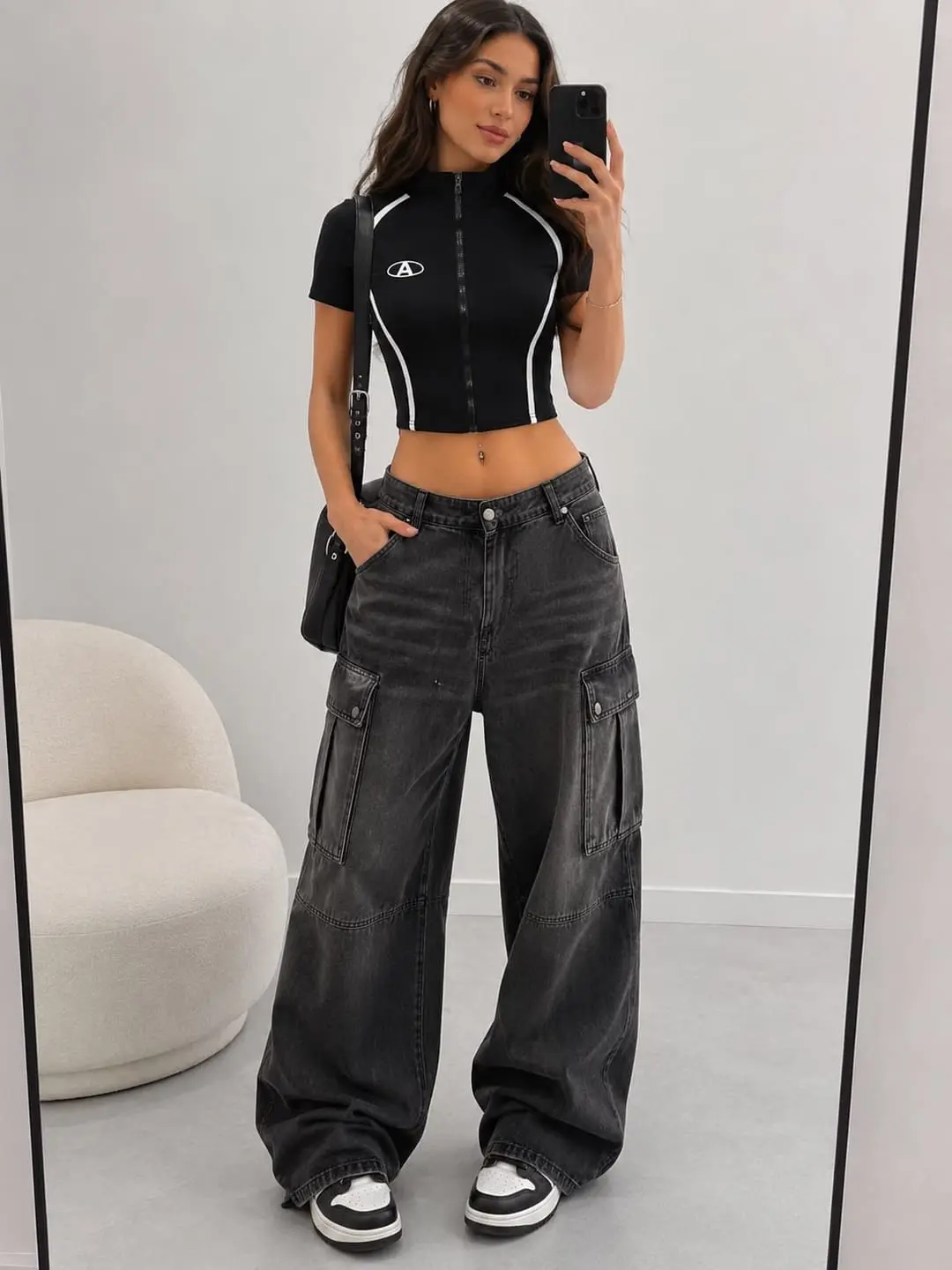 Outfit streetwear para mujer — look 5 de inspiración DRAPE